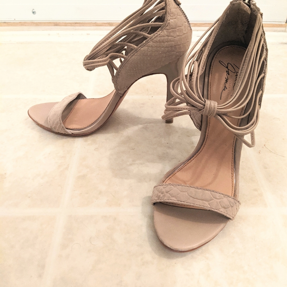 New Badgley Mischka dressy heels in nude/taupe